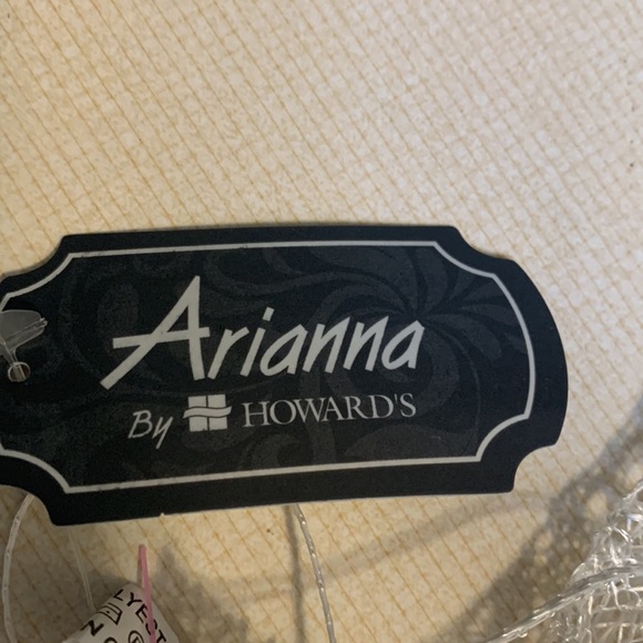 Two Elegant Scarfs Bundle NWT - Picture 9 of 9